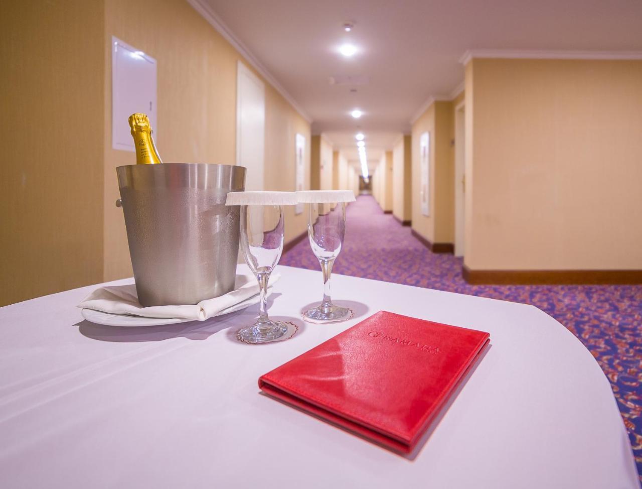 Ramada By Wyndham Almaty Hotell Eksteriør bilde